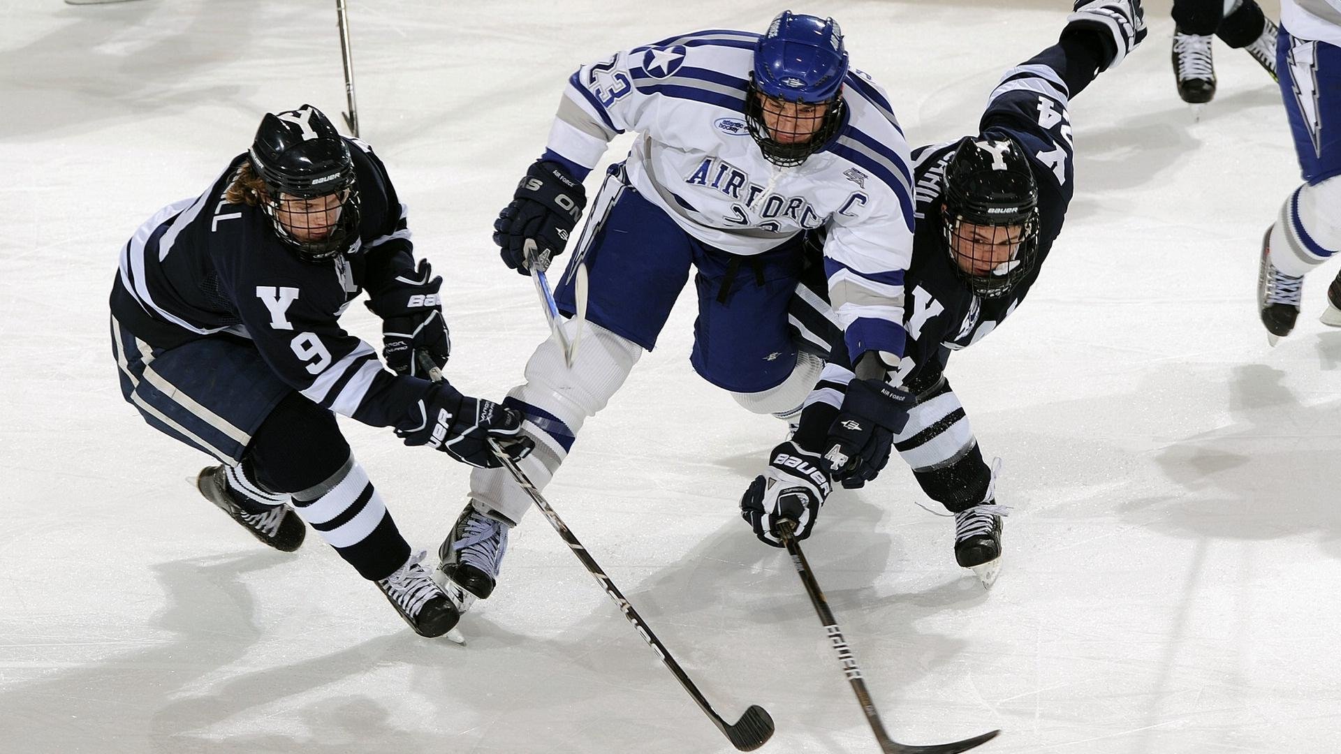 开云网页版-钢铁意志的淬炼，孔德压力下的爆发与德国足球的战术斩落