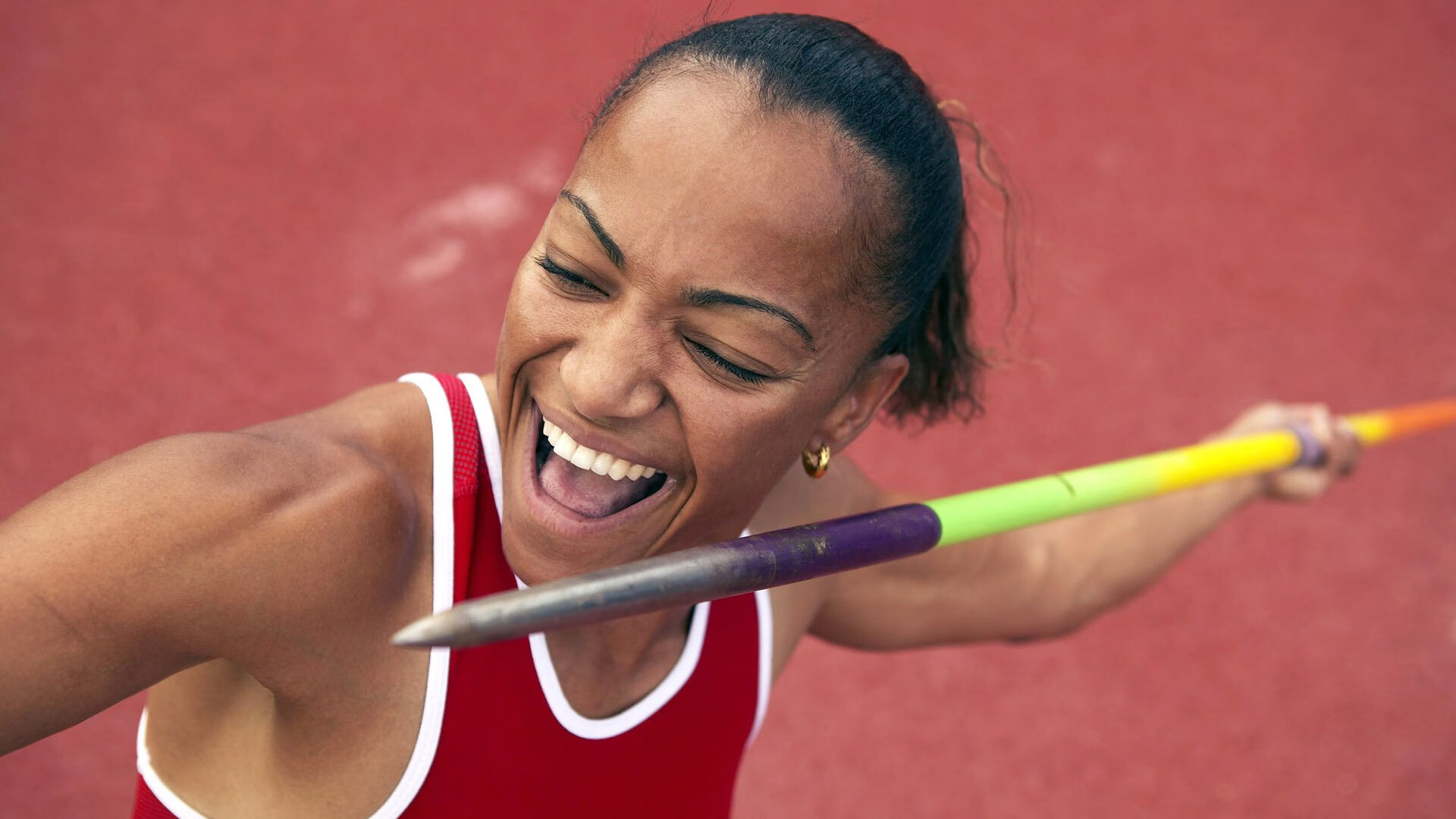 开云体育平台APP-赛道上的宿命对决，佩雷兹火热状态助雷诺鏖战哈斯